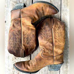 Ariat Women's 11B Boots Heritage Western Round Toe Boot Brown 10001021